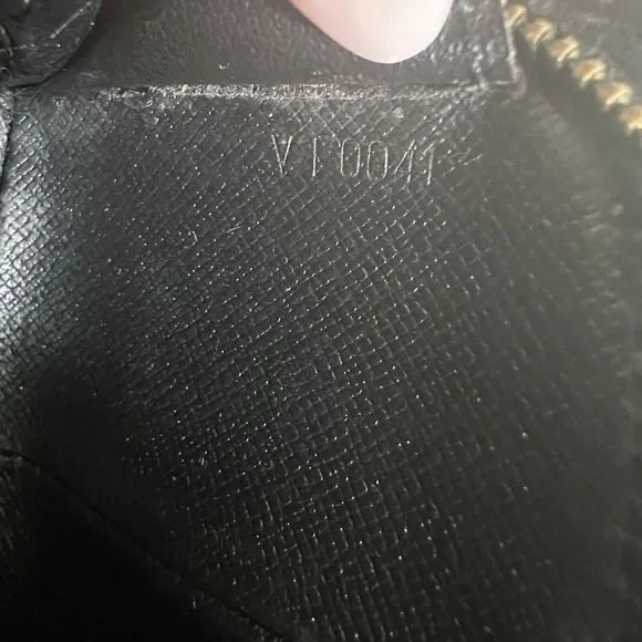 Louis Vuitton Black Epi Leather Demi Lune Zippy Coin Purse Authenticated W/ COA - Picture 10 of 11